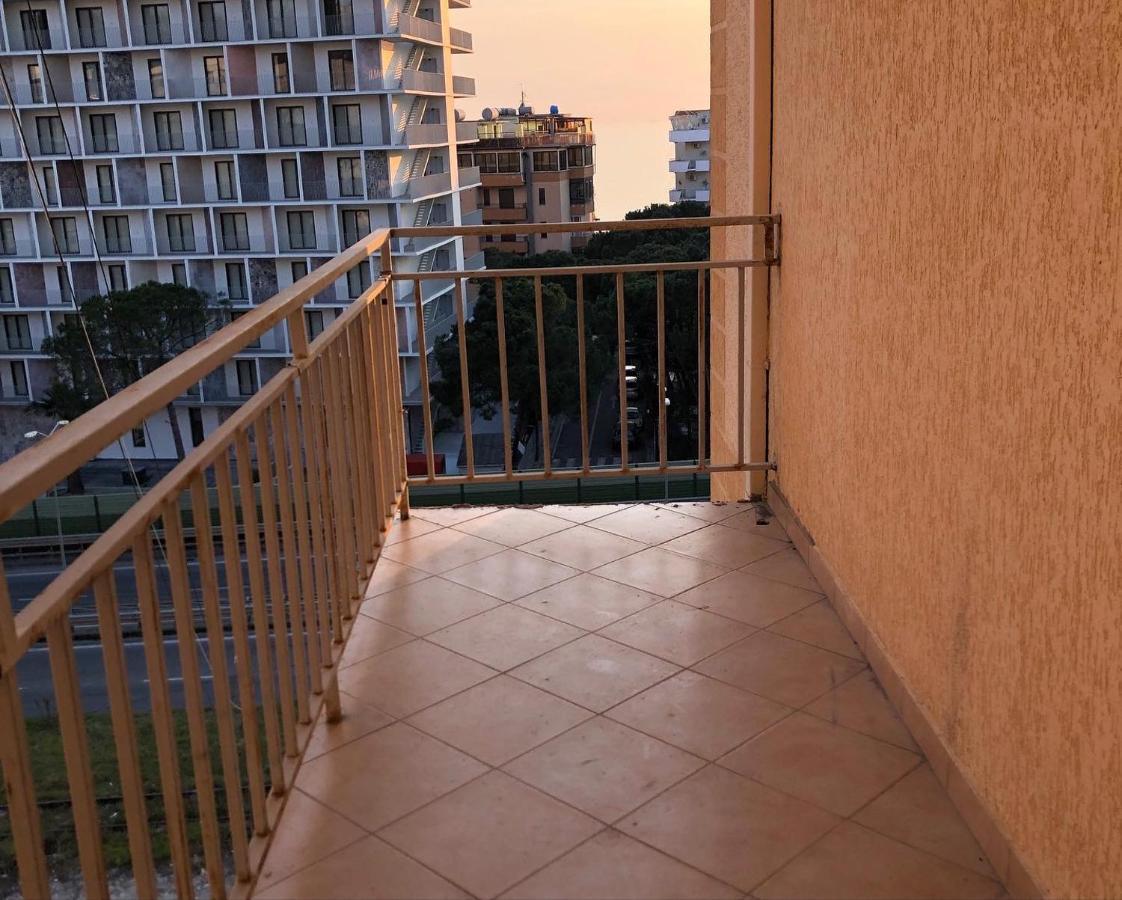 Apartments Big Family Дуррес Екстер'єр фото