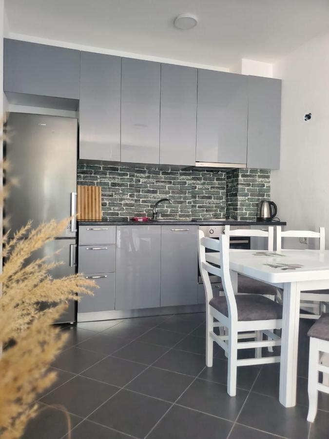 Apartments Big Family Дуррес Екстер'єр фото